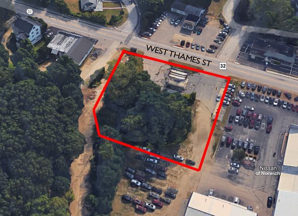 689 W Thames St, Norwich, CT 06360
